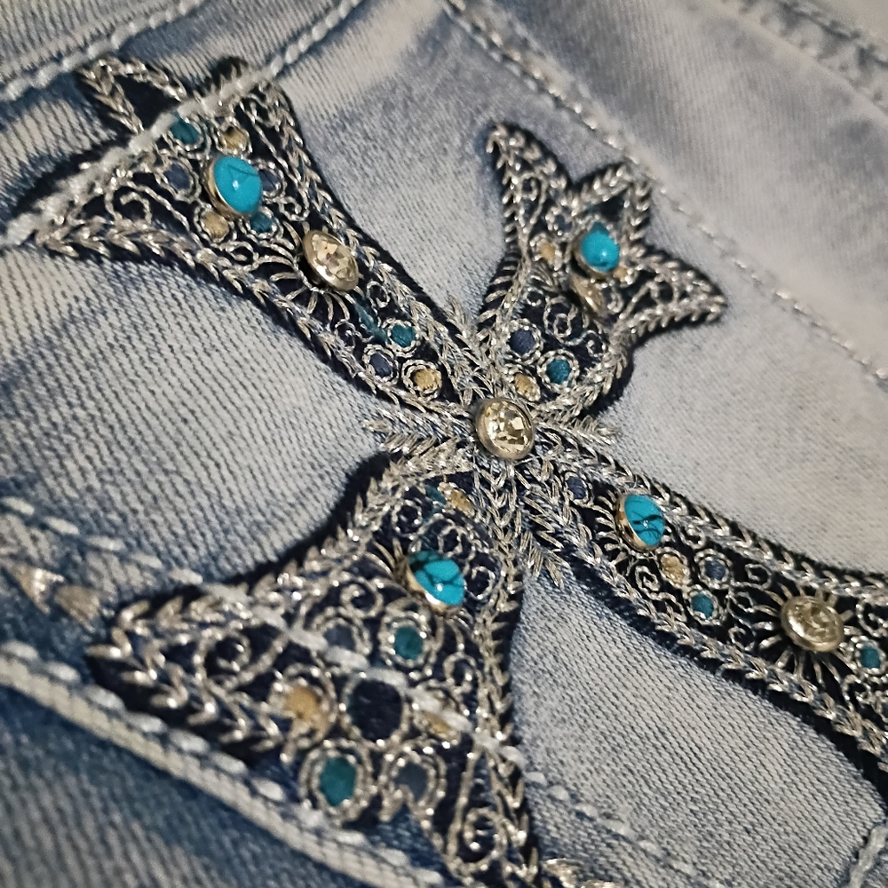 Fire & Rain Bootcut Jeans w/ Rhinestone Cross Pockets. Size 13 C201